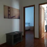 Martim Moniz Guest House